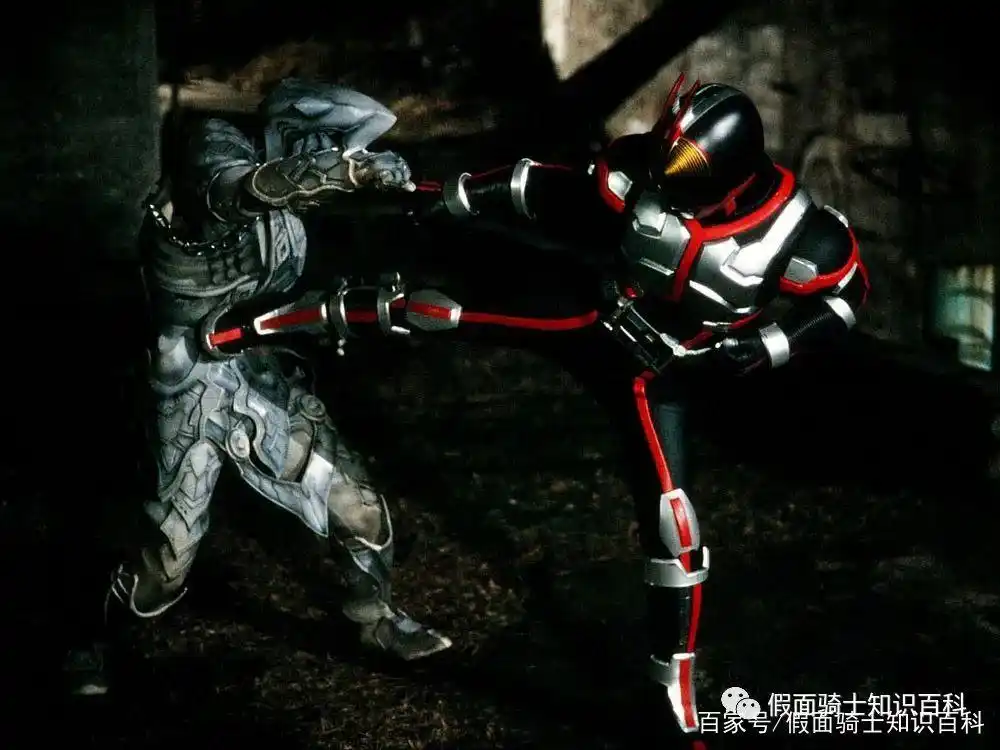 假面骑士555 刺鱼奥菲以诺介绍——被普通攻击打倒的杂鱼!