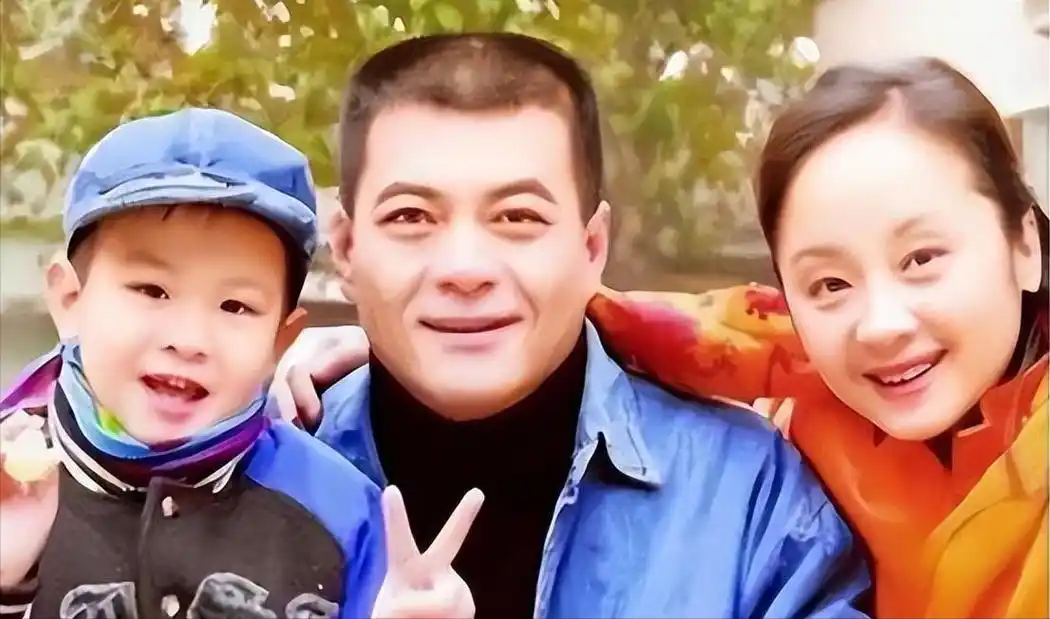 都是王新军基因,前妻的孩子和秦海璐的孩子一对比,差距就出来了