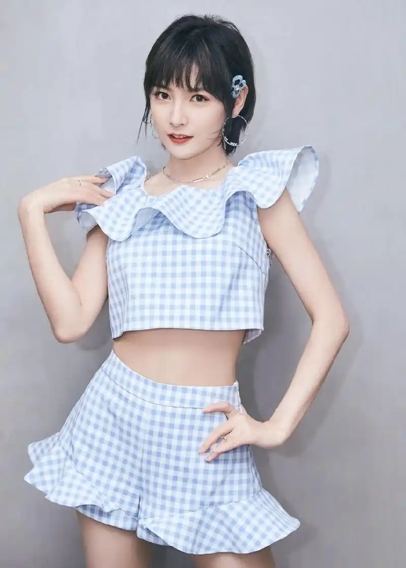 硬糖少女303赵粤清新甜美写真16