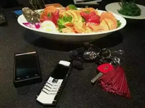 年终必备!30张朋友圈炫富图,拿好不谢!