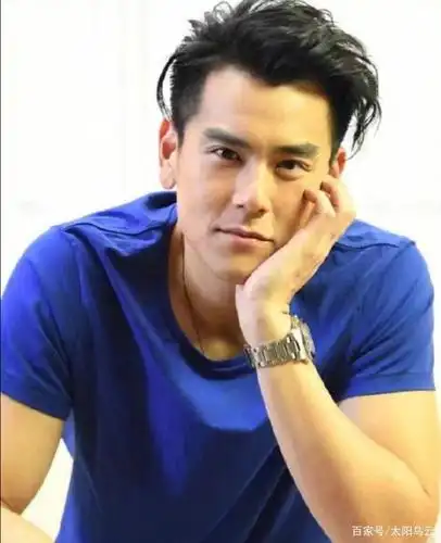 行走的荷尔蒙彭于晏图集自律的人真的帅爆了