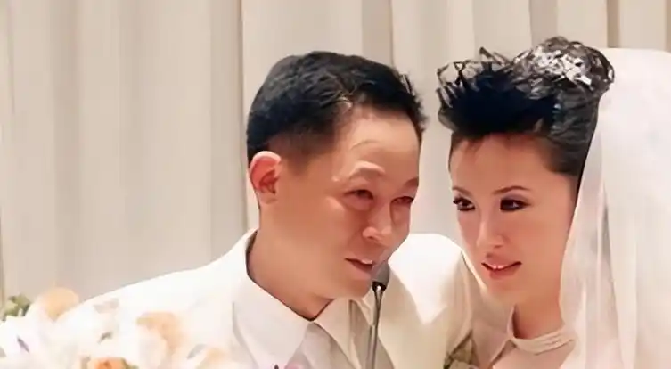 陈坚红:名模出身,身价过亿,却嫁浪子王志文,如今她后悔吗?