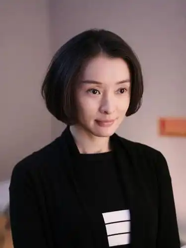 她与陈建斌相恋5年却被抛弃,48岁的吴越至今还是单身