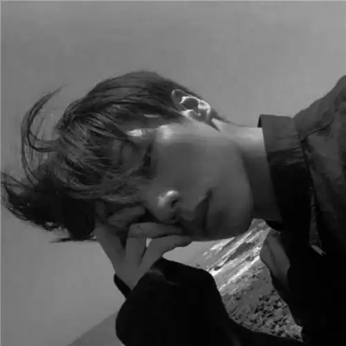 男人黑白头像男人味 高清帅气的头像男成熟魅力黑白图片_男生头像