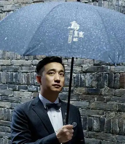 荣誉成就:第3届中国长春电影节最佳男配角代表作品:橘子红了,似水年华