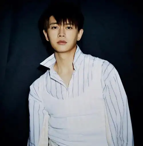 分享一组不太常见的杂志照片#任嘉伦  #国超  #一生一世  #周生如故