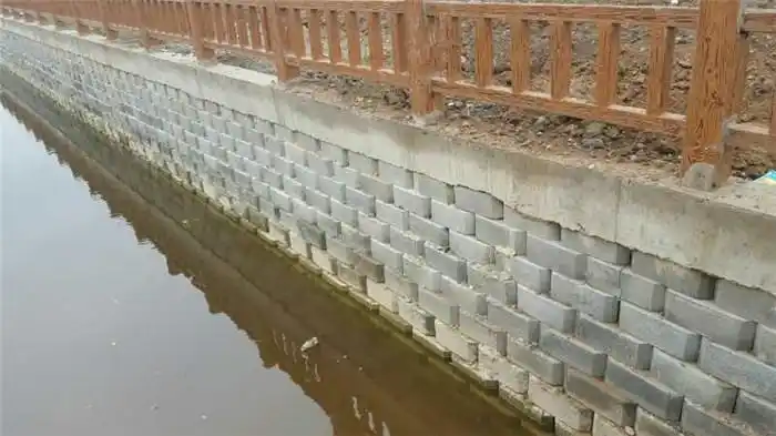 挡土墙供应商,马鞍山挡土墙,中利建材(查看)_水泥_第一枪