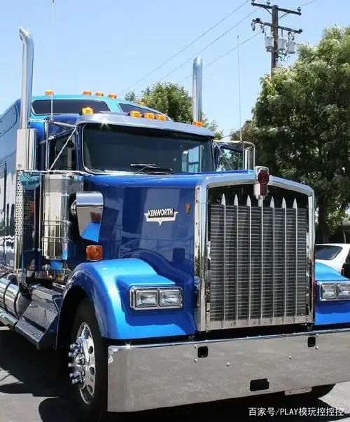 参考的是现实版的卡车造型制作,大家喜欢擎天柱的这两种载具形态吗?