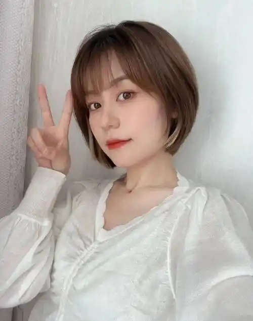 夏日单品,"职场挂耳式短发"._中国_发型_形象