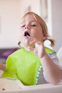 吃饭的宝宝图片