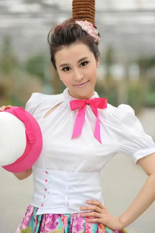 张雅晴的个人资料(美女演员张宁益:与奥运冠军马琳离婚后,而今生活