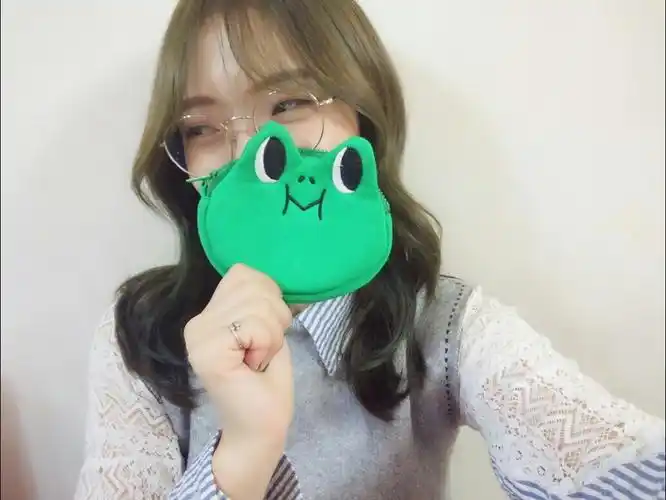 想要染一个特别一些有性格一点的,那就要试试闷青色咯91