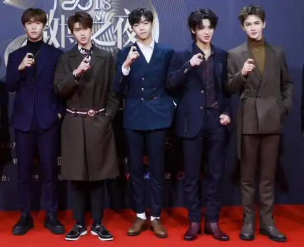 同样身高是183cm的朱正廷和范丞丞,为什么总被人diss身高不同?