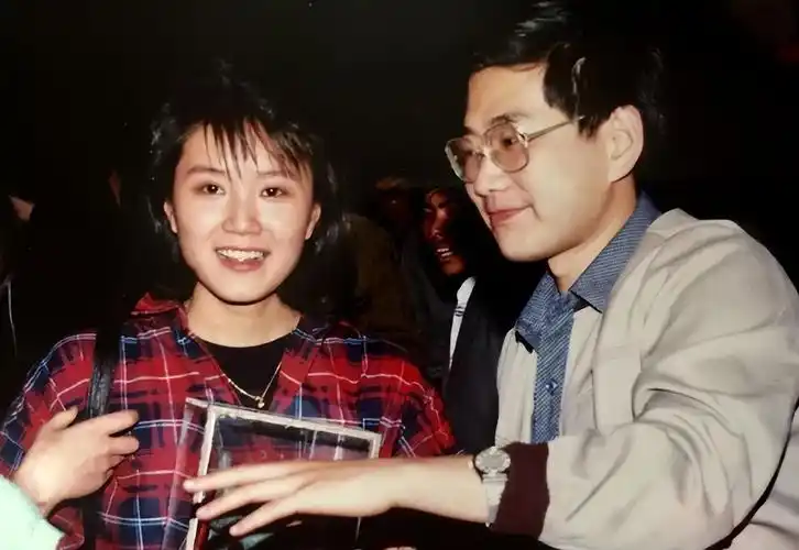 回顾女星严晓频父亲是老戏骨她嫁青梅竹马的平凡丈夫幸福吗