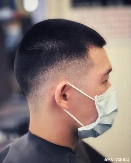 男人过了40岁,建议剪这3款发型,稳重帅气不油腻