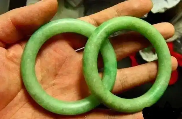 只要四招,让你轻松识别染色翡翠