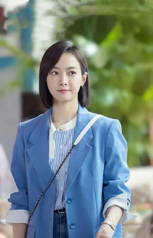 电视剧《温暖的甜蜜的》是由宋茜,陈妍希,陆毅,经超等合作出演的一部