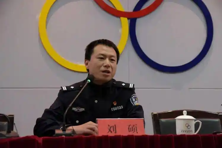 市中等职业学校,市教师进修学校,市特殊教育学校,大理七中校长和各