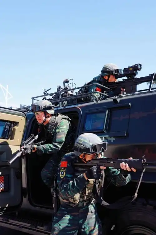 高清大图丨定格武警特战队员热血瞬间