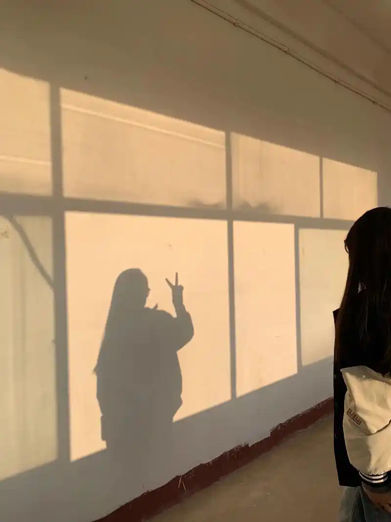 分享照片 #太阳下的影子 - 抖音