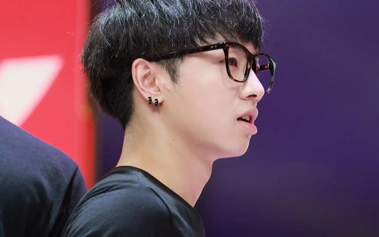 花花华晨宇帅气写真图片桌面壁纸高清下载第二辑