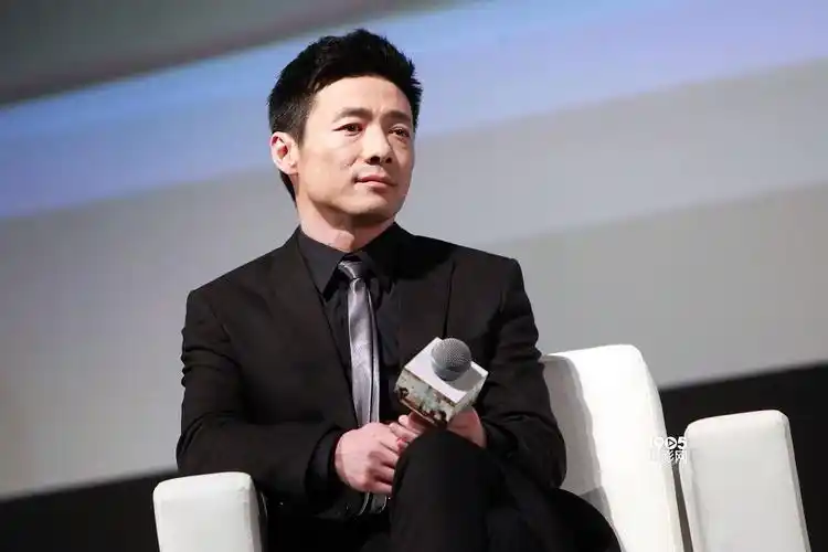 祖峰和赵薇是同学吗?祖峰被人叫奇点的由来