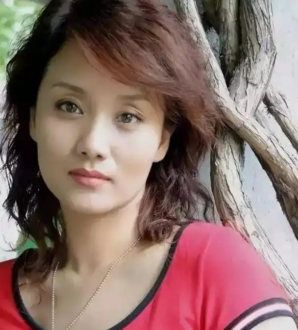 纪实看了蒋雯丽的旧照,才明白:顾长卫,王全安为啥相继沦陷