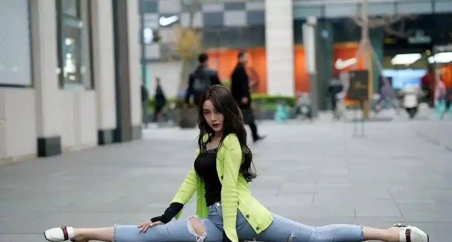 原创杨幂一字马不到位其他女明星舞蹈功力谁才是最强一字马