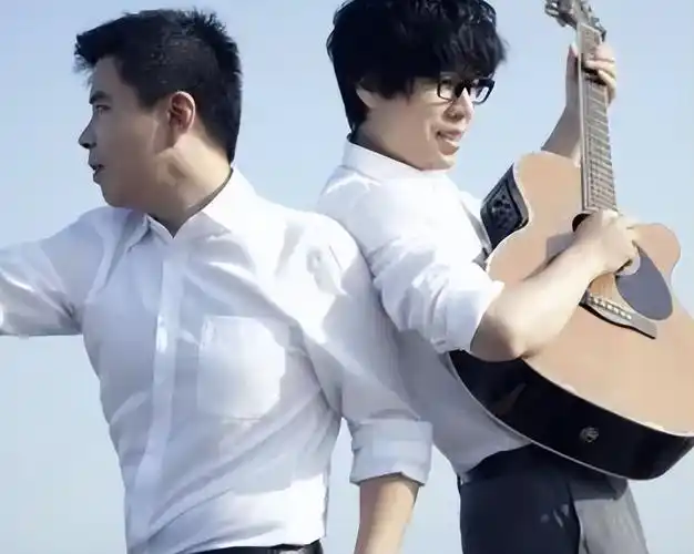 水木年华:巅峰时换人,如今李健越来越火,他们却在乡镇商演