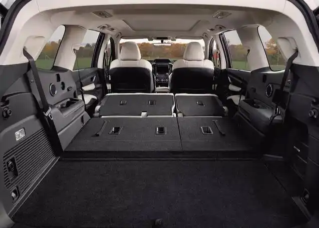 进口8座suv, 后排放倒就是1.8米的大床, 第三排不再是摆设