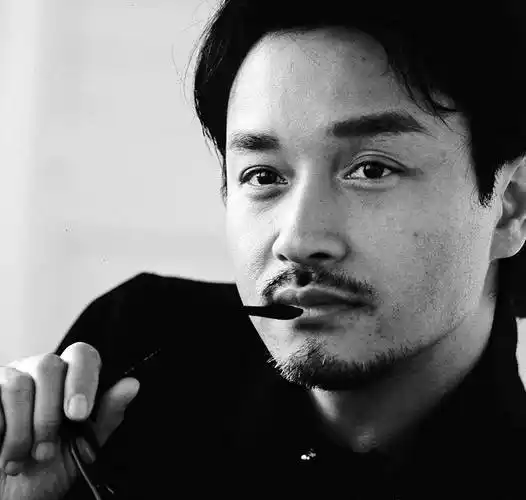 张国荣从未曝光的照片!国外摄影师公开22年前张国荣写真照_永安_lesli