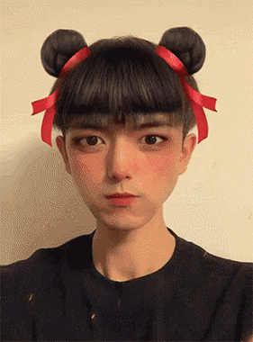 青春可爱,活泼减龄的哪吒头,也成了女星们拍照必备的潮流发型!