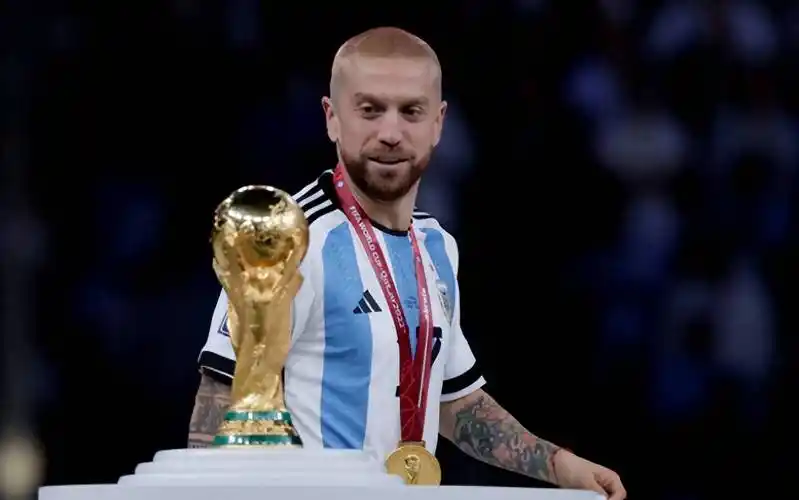 现年35岁的亚历杭德罗-戈麦斯入选了2022年卡塔尔世界杯的阿根廷国家