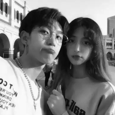 双人情侣头像黑白 高清恩爱的情侣头像双人黑白图片