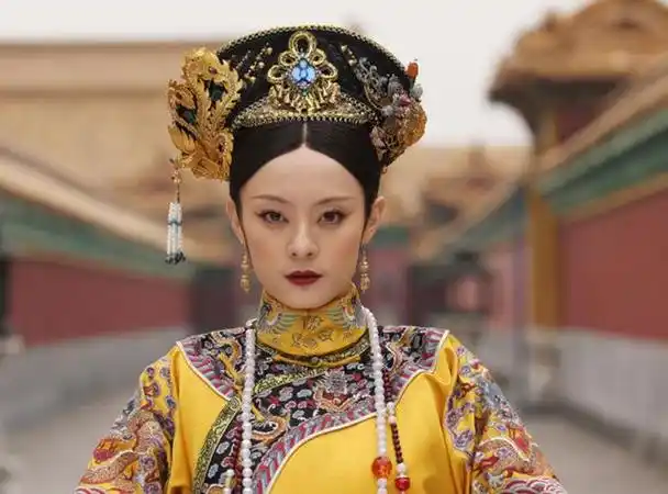 正说钮钴禄甄嬛:身世谜团最多,大清最高寿的崇庆皇太后