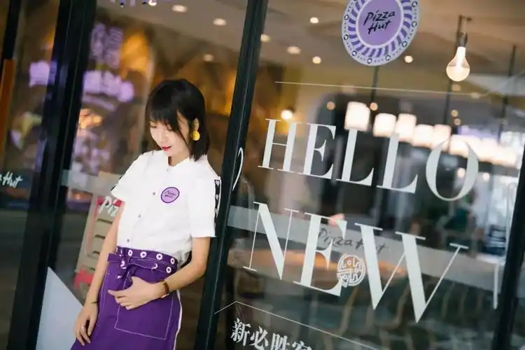 由于制服太好看我想去必胜客当店员