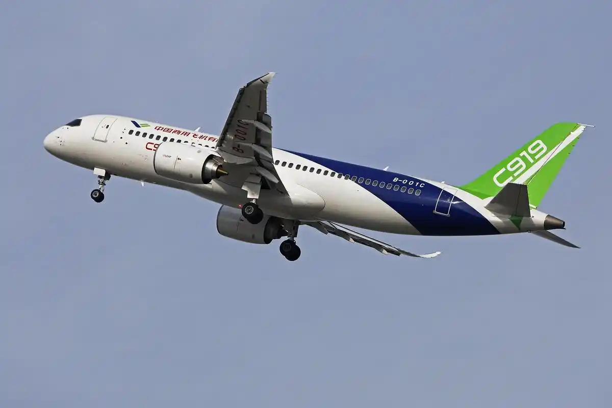 飞常皮国产c919天送了块硬核大月饼