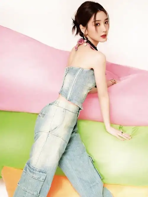 毛晓彤牛仔长裤脏脏辫青春活力写真,网友:这才是女神!