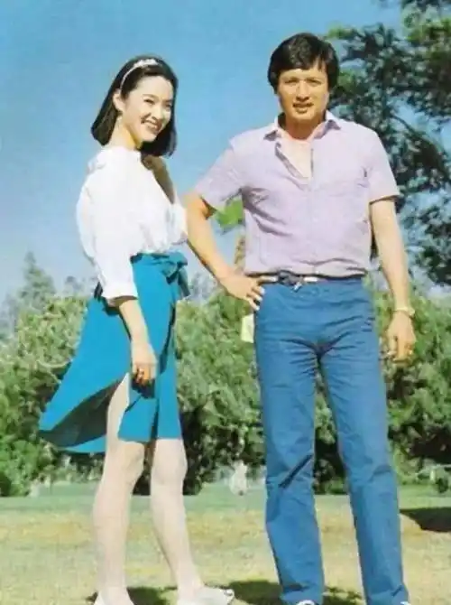1973年,秦汉爱上了林青霞,她对妻子说:我爱上她,也不想失去你
