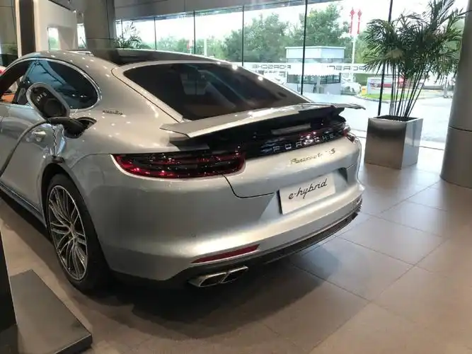 2021款帕拉梅拉亮相帅气不输奥迪a7加速6秒新造型真霸气