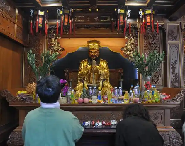 走进道教|香案上的供品我可以随便拿吗?