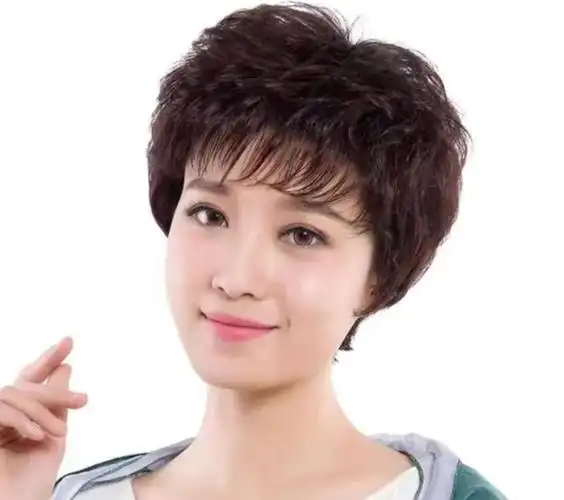 外翻发型图片中长发(上了年纪的女人) - 赤虎壹号