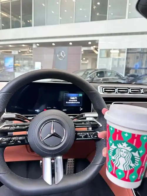 左滑看方向盘猜车猜中找我领一杯星巴克