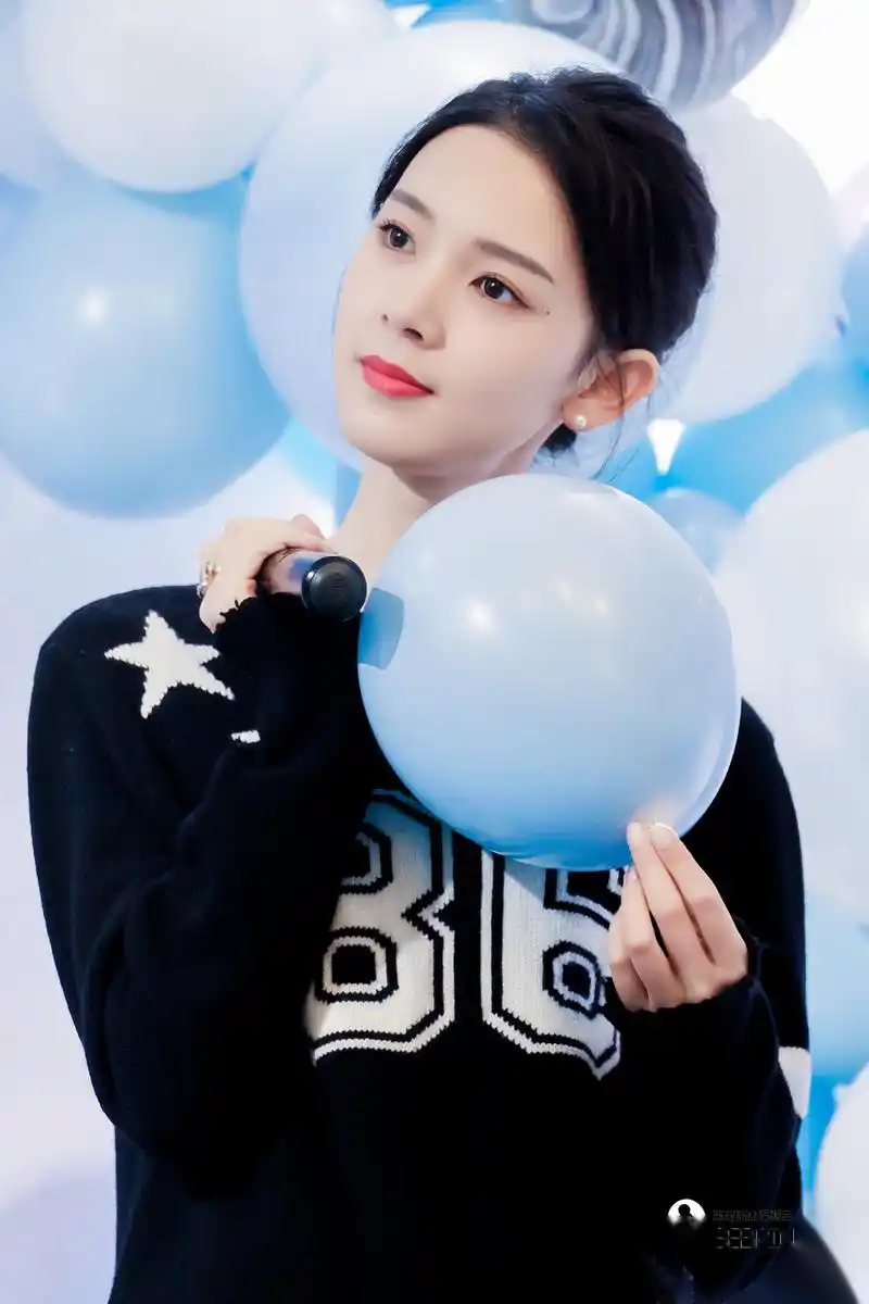 【 20181104瑶酱的七彩世界生日会 】 置身漫天蓝色的告白气球.