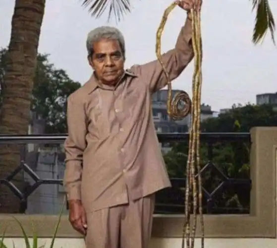 7厘米的指甲总长度首次被收录至当年的《吉尼斯世界纪录大全》中.