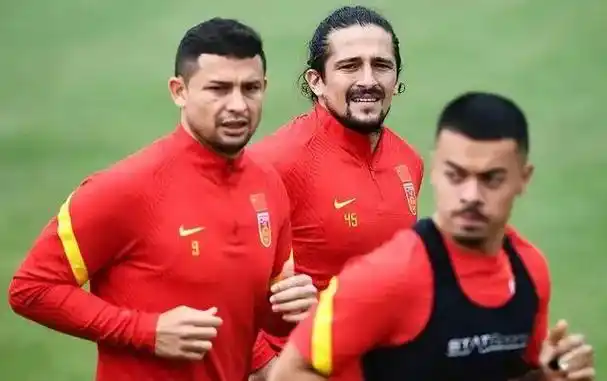 中国男足七位归化球员集结德尔加多或成下一个加盟国足