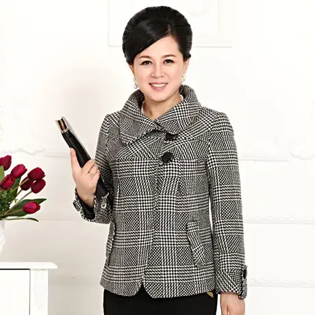 50岁左右女人秋季外套中老年妇女高领秋装休闲一粒扣女式长袖衣服