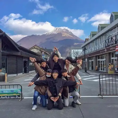 近期几种比较热门的合影姿势!