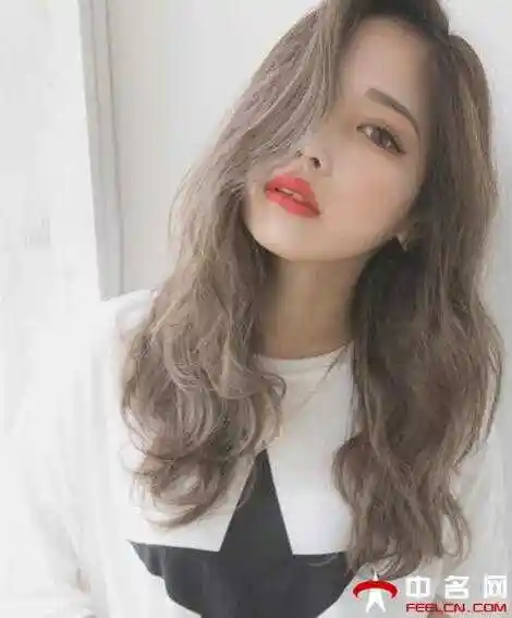 女生烫发发型中长发看极具美人范的发型