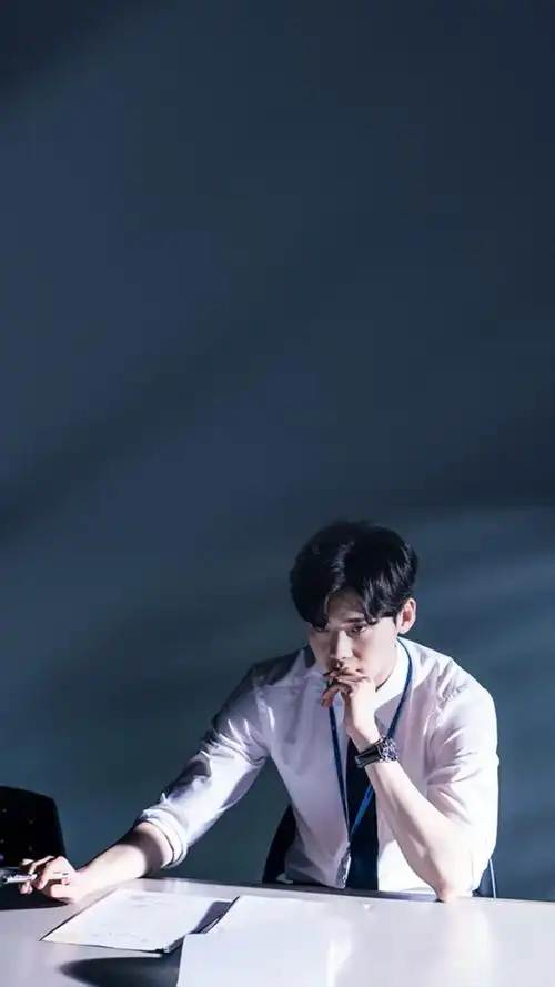 李钟硕《当你沉睡时》高清剧照图片